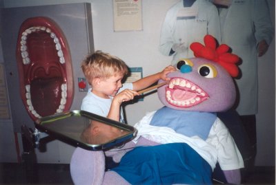 Dentist.jpg (22389 bytes)